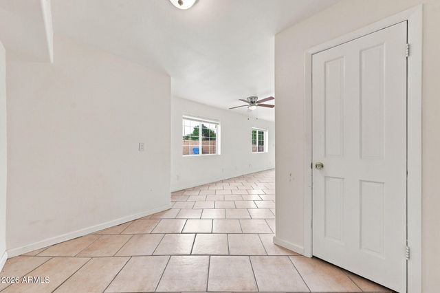 304 W MCNEIL Street, Phoenix, AZ 85041