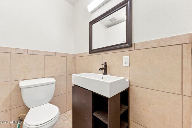 304 W MCNEIL Street, Phoenix, AZ 85041