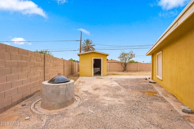 304 W MCNEIL Street, Phoenix, AZ 85041