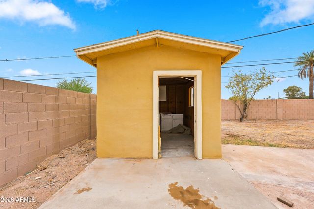 304 W MCNEIL Street, Phoenix, AZ 85041