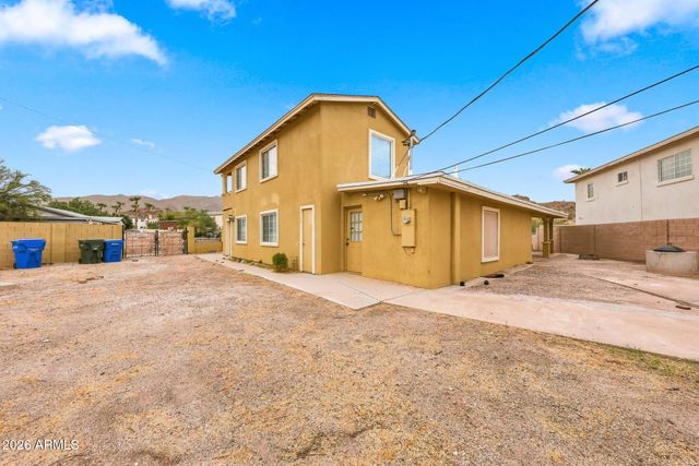 304 W MCNEIL Street, Phoenix, AZ 85041