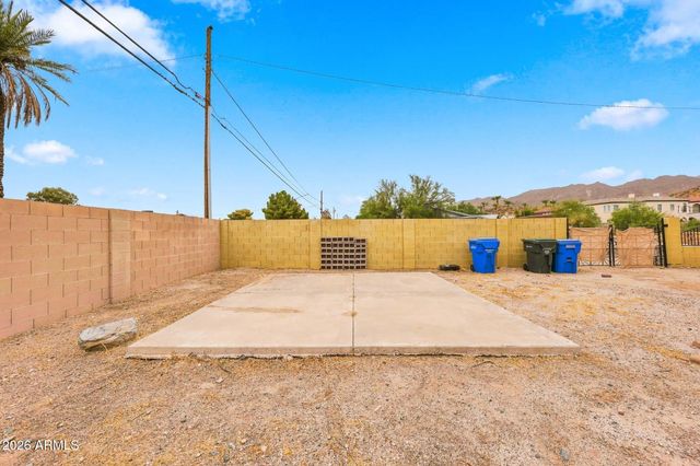 304 W MCNEIL Street, Phoenix, AZ 85041