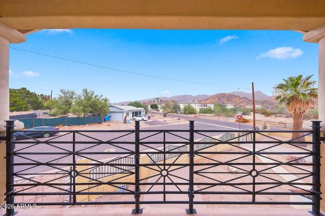 304 W MCNEIL Street, Phoenix, AZ 85041