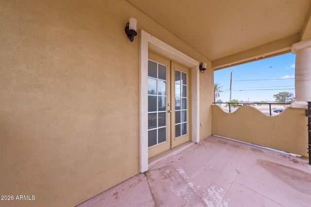 304 W MCNEIL Street, Phoenix, AZ 85041