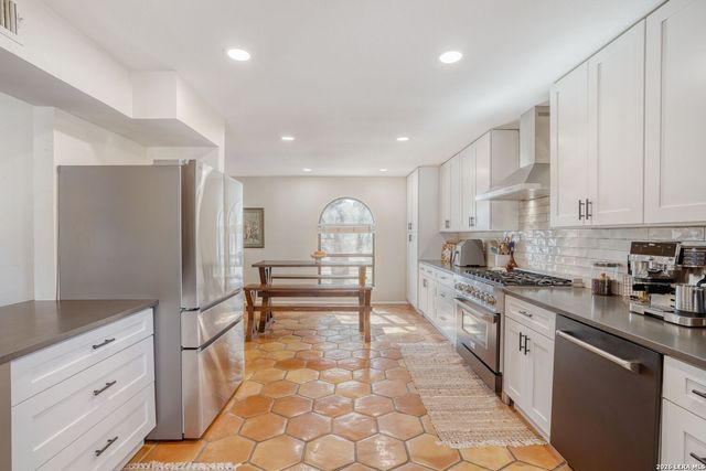 13922 Sugarberry Woods Street, San Antonio, TX 78249