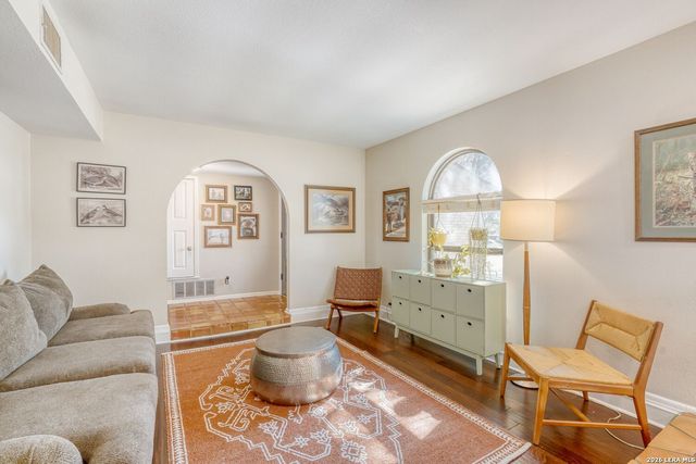 13922 Sugarberry Woods Street, San Antonio, TX 78249