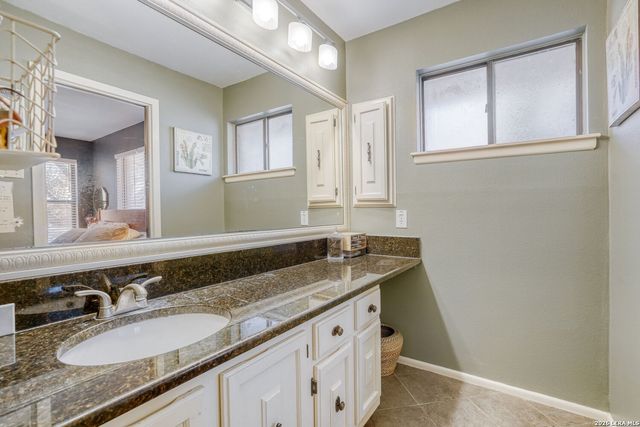 13922 Sugarberry Woods Street, San Antonio, TX 78249