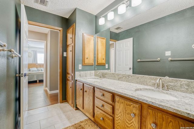 13922 Sugarberry Woods Street, San Antonio, TX 78249