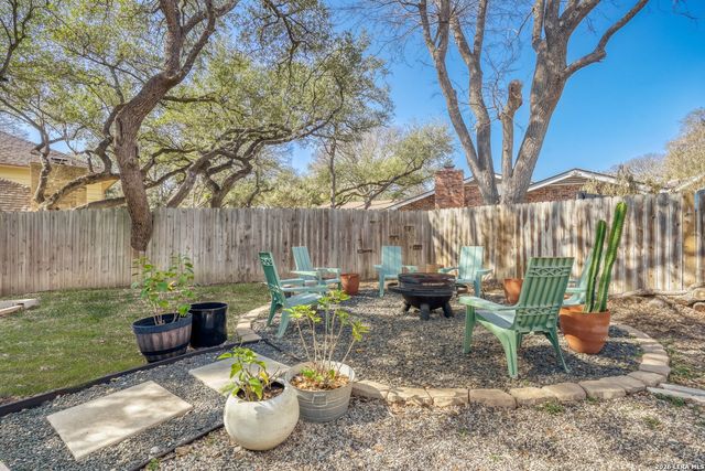 13922 Sugarberry Woods Street, San Antonio, TX 78249
