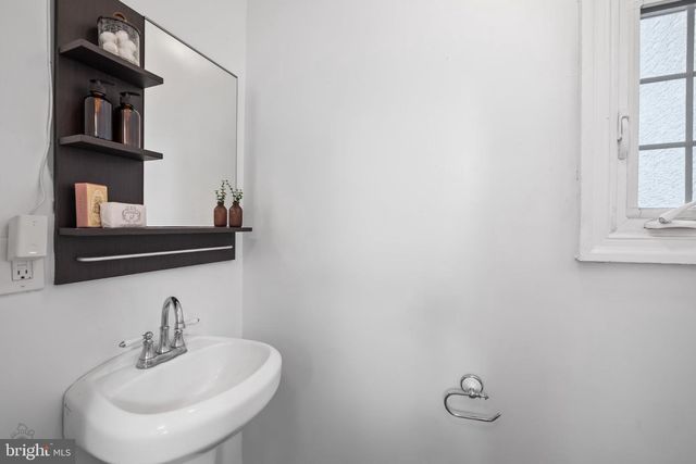 17 W PHIL ELLENA ST, Philadelphia, PA 19119