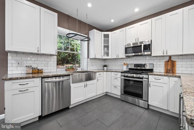 17 W PHIL ELLENA ST, Philadelphia, PA 19119