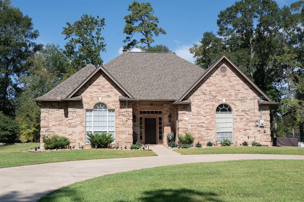 77 Panorama Drive, Conroe, TX 77304