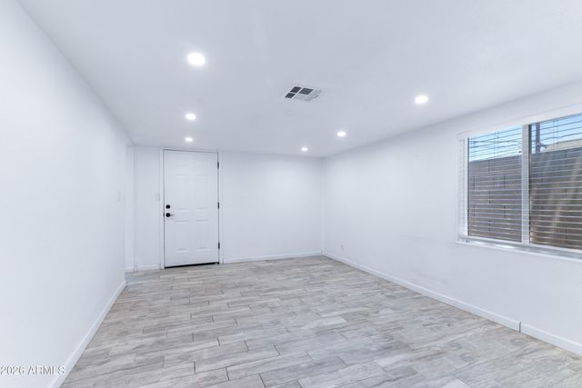 2133 W COLTER Street, Phoenix, AZ 85015