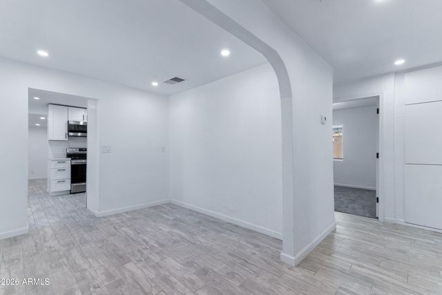 2133 W COLTER Street, Phoenix, AZ 85015