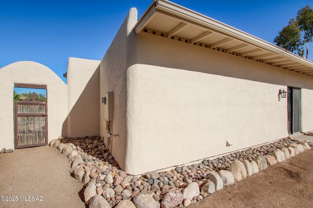 4037 W Isis Drive, Tucson, AZ 85741