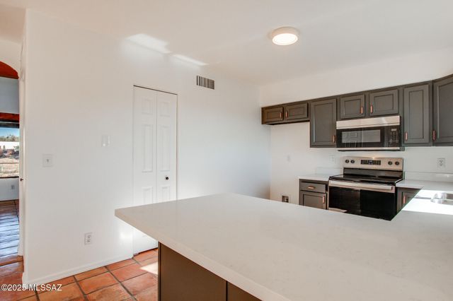 4037 W Isis Drive, Tucson, AZ 85741