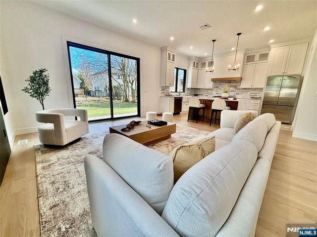 44 George Street, Tenafly, NJ 07670