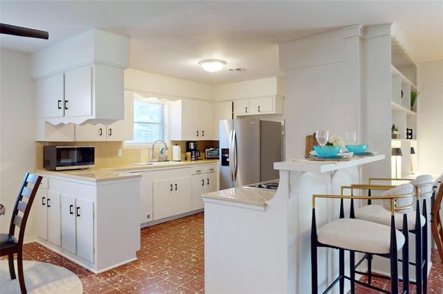 4826 Waynesboro Drive, Houston, TX 77035