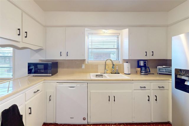 4826 Waynesboro Drive, Houston, TX 77035