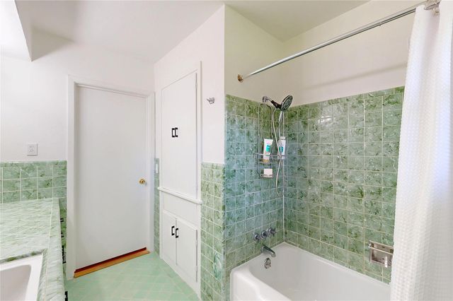 4826 Waynesboro Drive, Houston, TX 77035