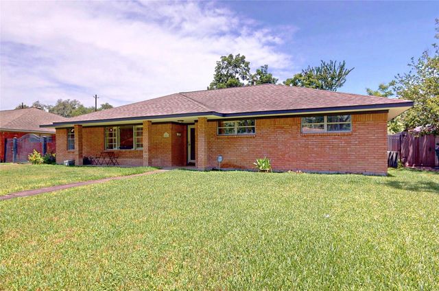 4826 Waynesboro Drive, Houston, TX 77035