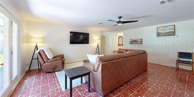 4826 Waynesboro Drive, Houston, TX 77035