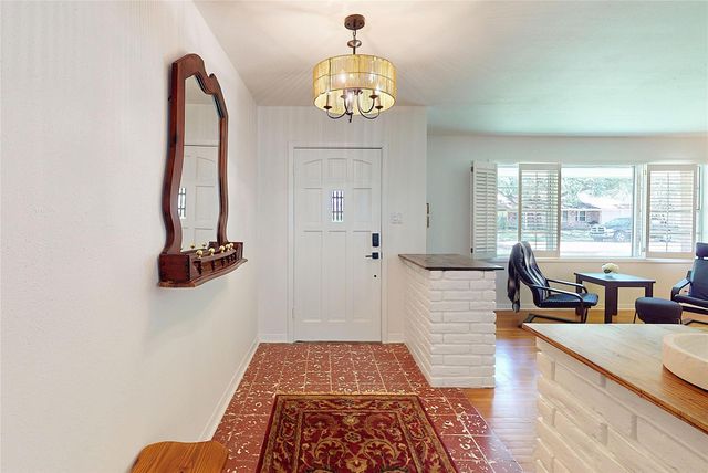 4826 Waynesboro Drive, Houston, TX 77035