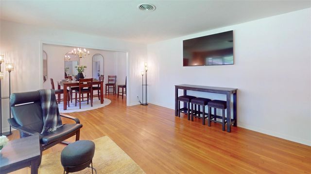 4826 Waynesboro Drive, Houston, TX 77035