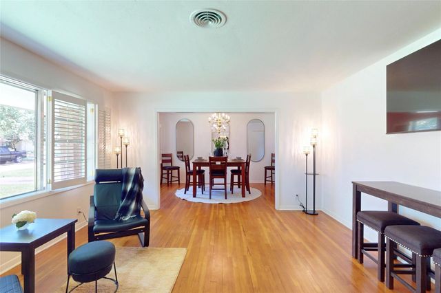 4826 Waynesboro Drive, Houston, TX 77035