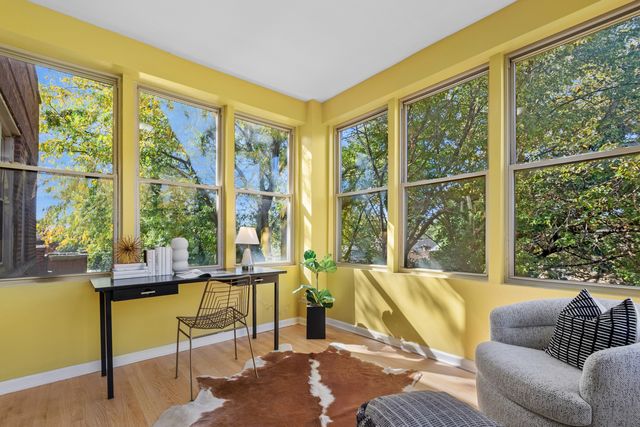3725 W Byron Street 3, Chicago, IL 60618