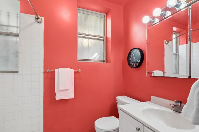 3725 W Byron Street 3, Chicago, IL 60618