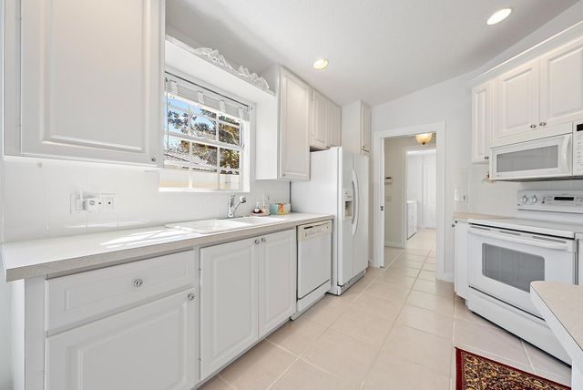 699 Hudson Bay Drive, Palm Beach Gardens, FL 33410