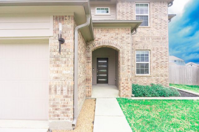 303 Vineyard Court, Alvin, TX 77511