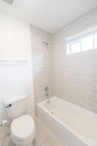 303 Vineyard Court, Alvin, TX 77511