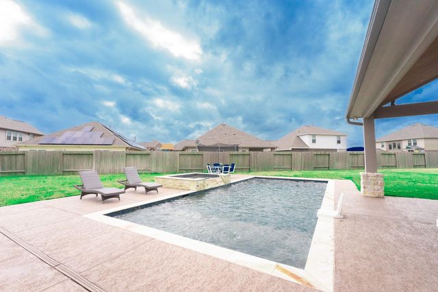 303 Vineyard Court, Alvin, TX 77511