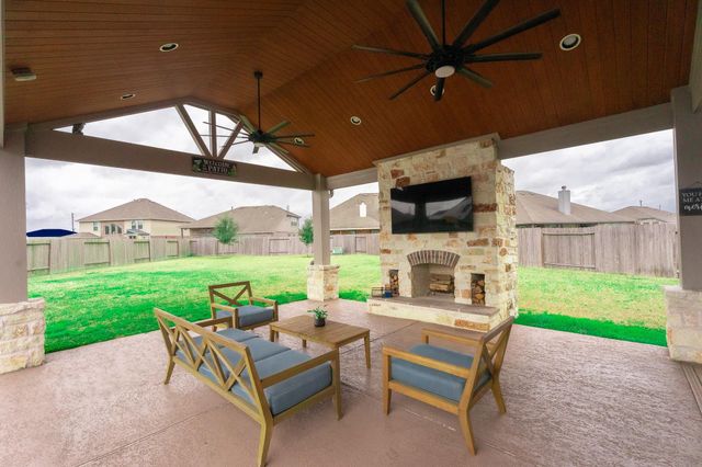 303 Vineyard Court, Alvin, TX 77511