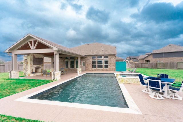 303 Vineyard Court, Alvin, TX 77511