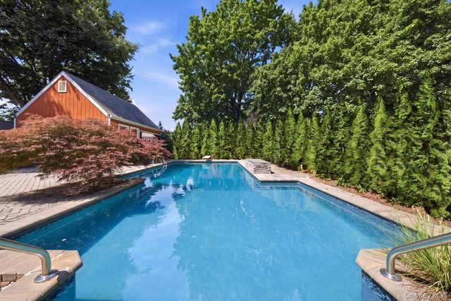 308 5th Avenue, East Northport, NY 11731