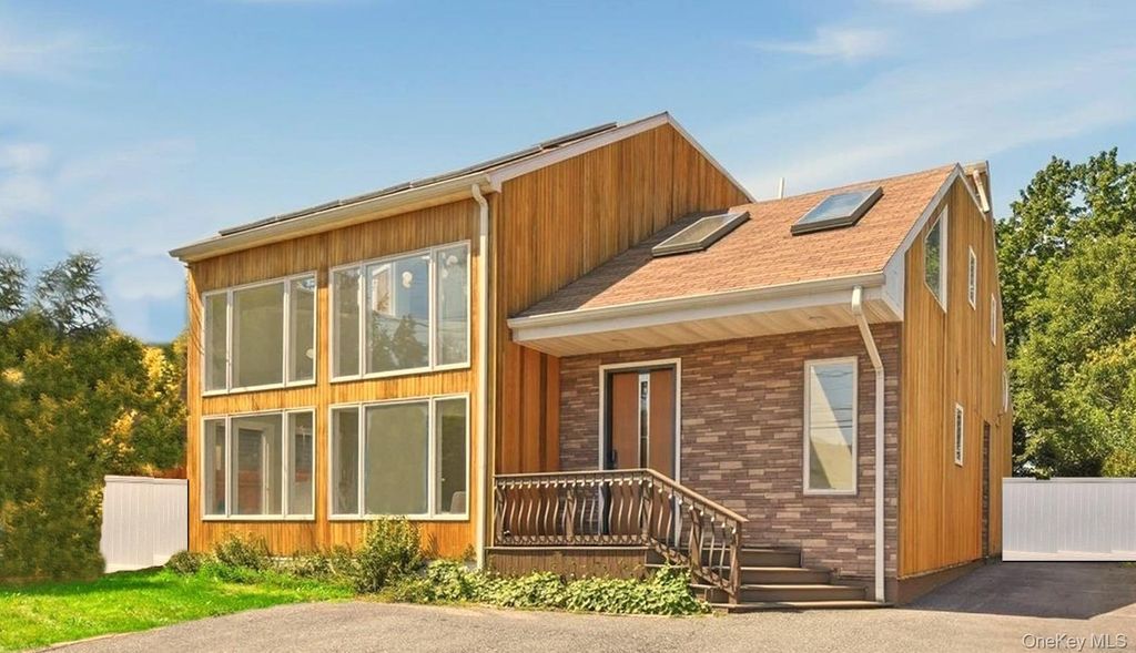 308 5th Avenue, East Northport, NY 11731