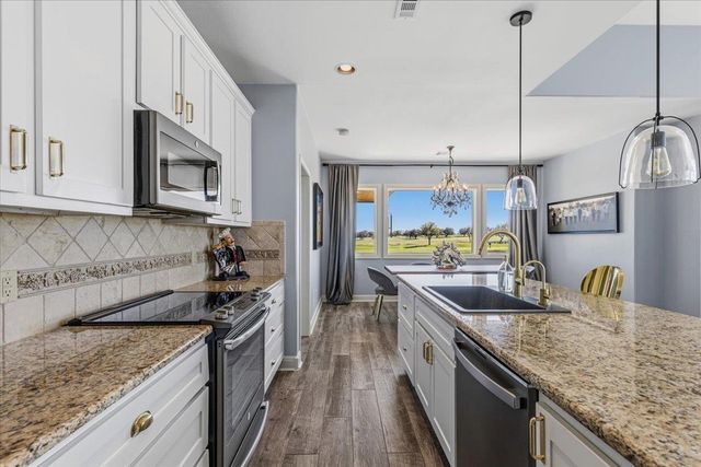 2001 Kahala Sunset DR, Spicewood, TX 78669