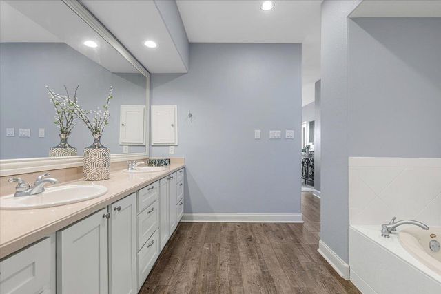 2001 Kahala Sunset DR, Spicewood, TX 78669