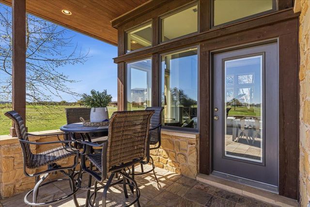 2001 Kahala Sunset DR, Spicewood, TX 78669