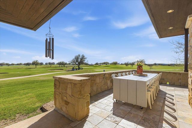 2001 Kahala Sunset DR, Spicewood, TX 78669