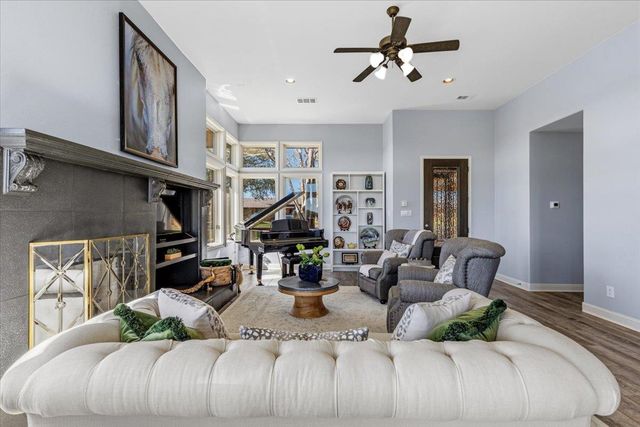 2001 Kahala Sunset DR, Spicewood, TX 78669