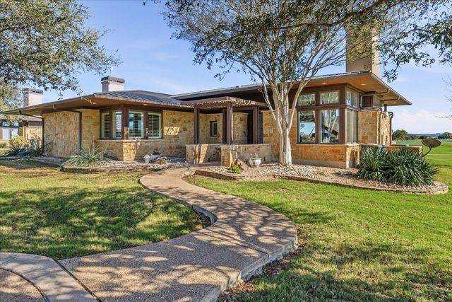 2001 Kahala Sunset DR, Spicewood, TX 78669