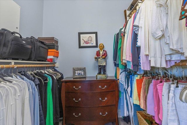 2001 Kahala Sunset DR, Spicewood, TX 78669