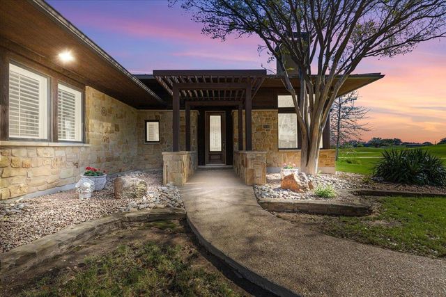 2001 Kahala Sunset DR, Spicewood, TX 78669