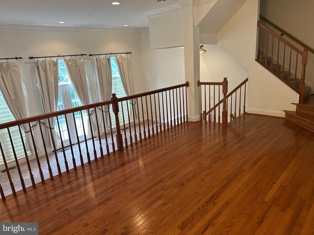 21844 LADYSLIPPER SQ, Ashburn, VA 20147