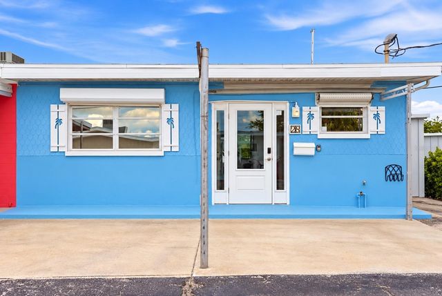 28 SEASIDE COURT, Holmes Beach, FL 34217