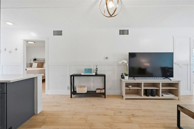 28 SEASIDE COURT, Holmes Beach, FL 34217